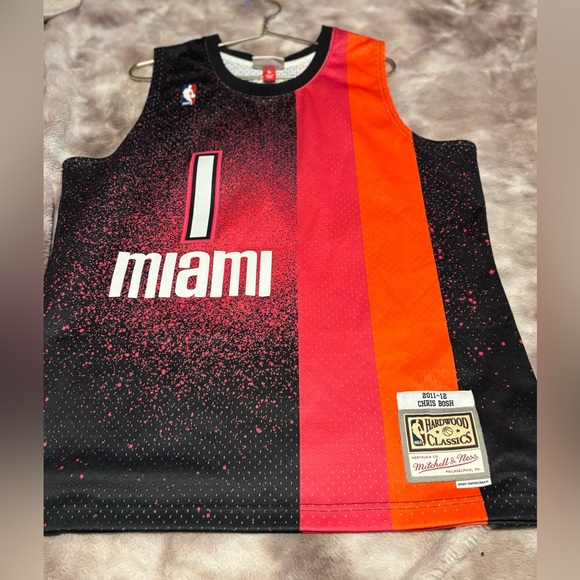 Mitchell & Ness Miami Heat Chris Bosh #1 Jersey
(59) - Picture 4 of 6